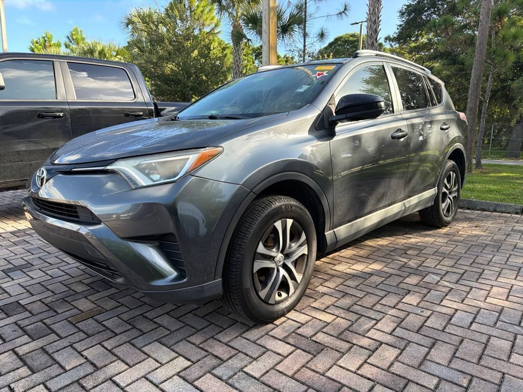 Used 2016 Toyota RAV4 LE FWD image 5