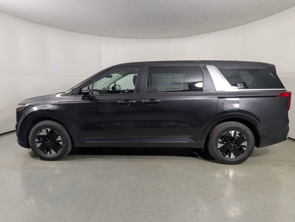 New 2026 Kia Carnival LXS FWD image 4