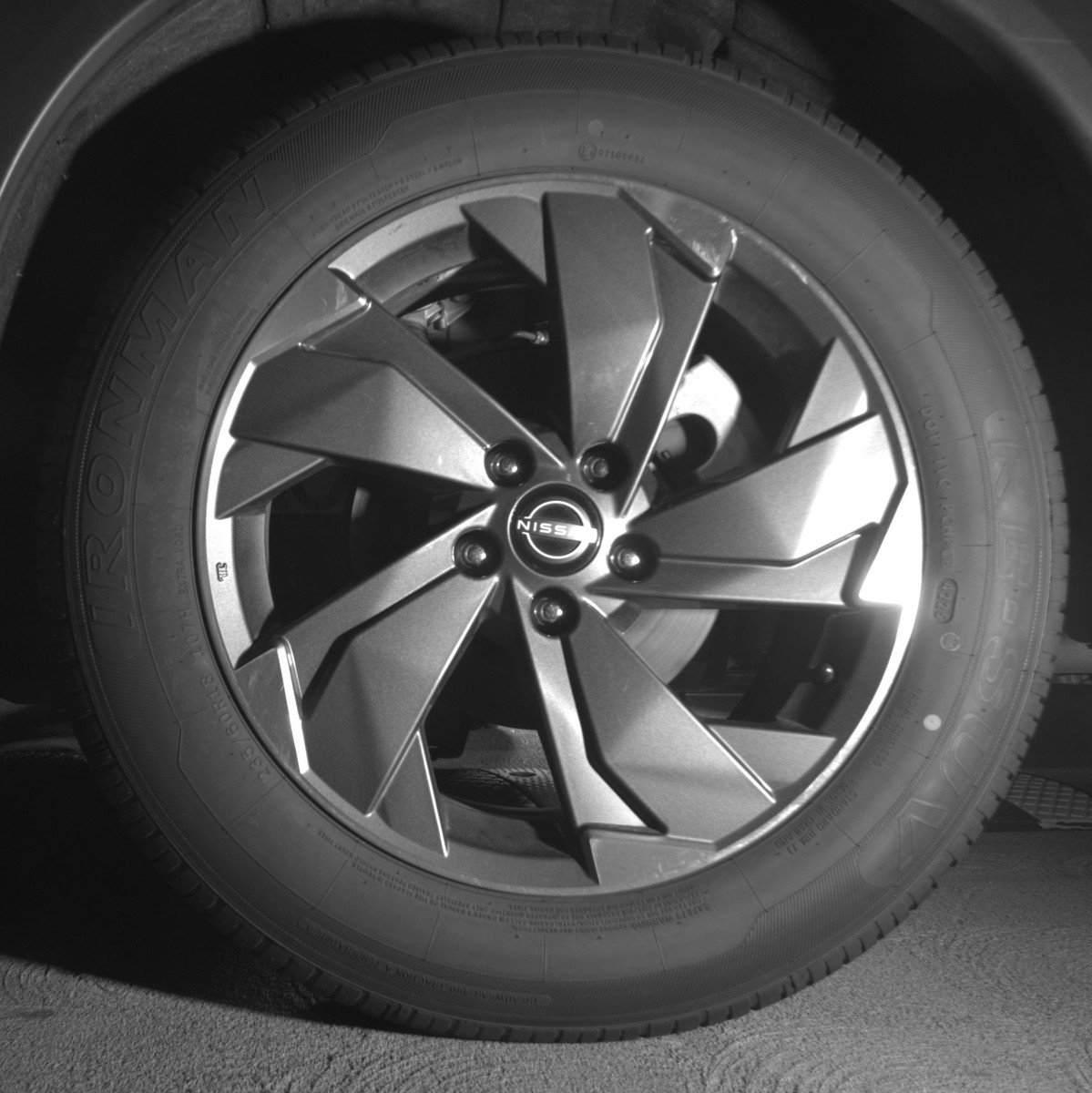 Used 2025 Nissan Rogue SV FWD image 14