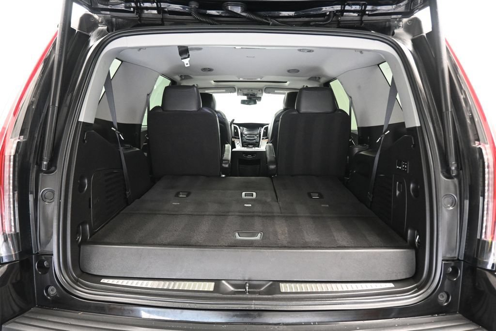 Used 2020 Cadillac Escalade Luxury w/ LPO, Radiant Package AWD/4WD image 61