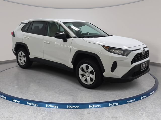 Used 2022 Toyota RAV4 LE AWD/4WD image 4