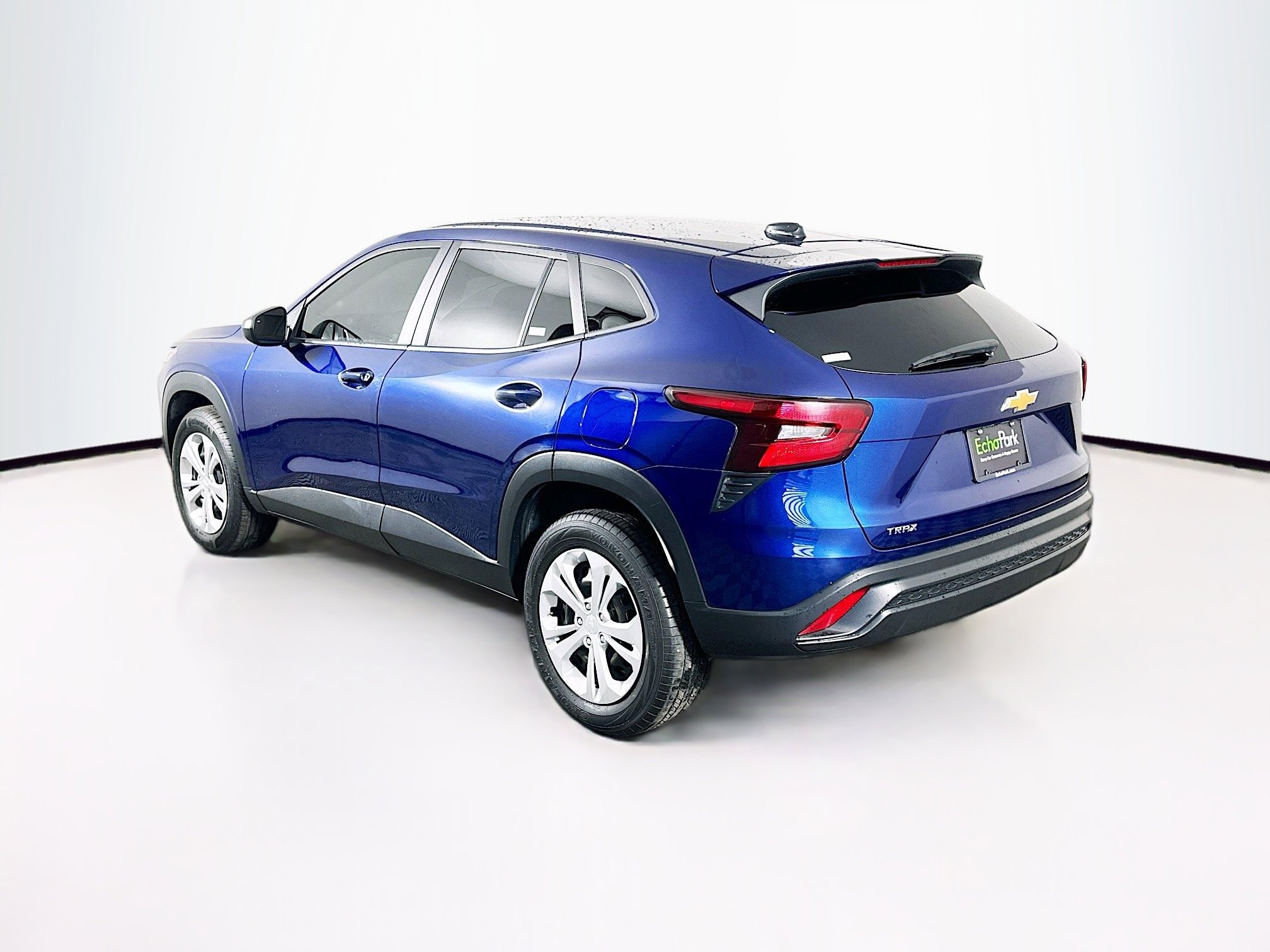 Used 2024 Chevrolet Trax LS w/ Driver Confidence Package image 5