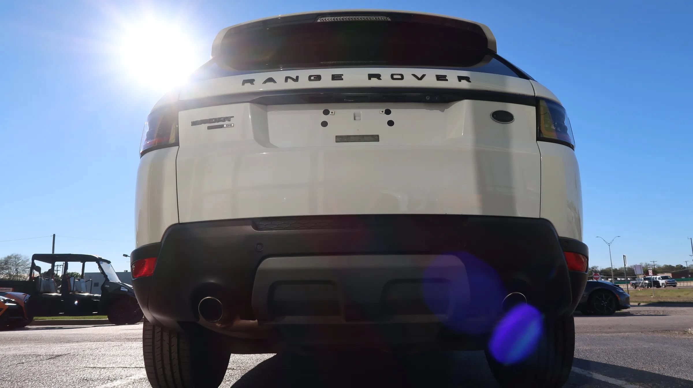 Used 2017 Land Rover Range Rover Sport SE AWD/4WD image 10