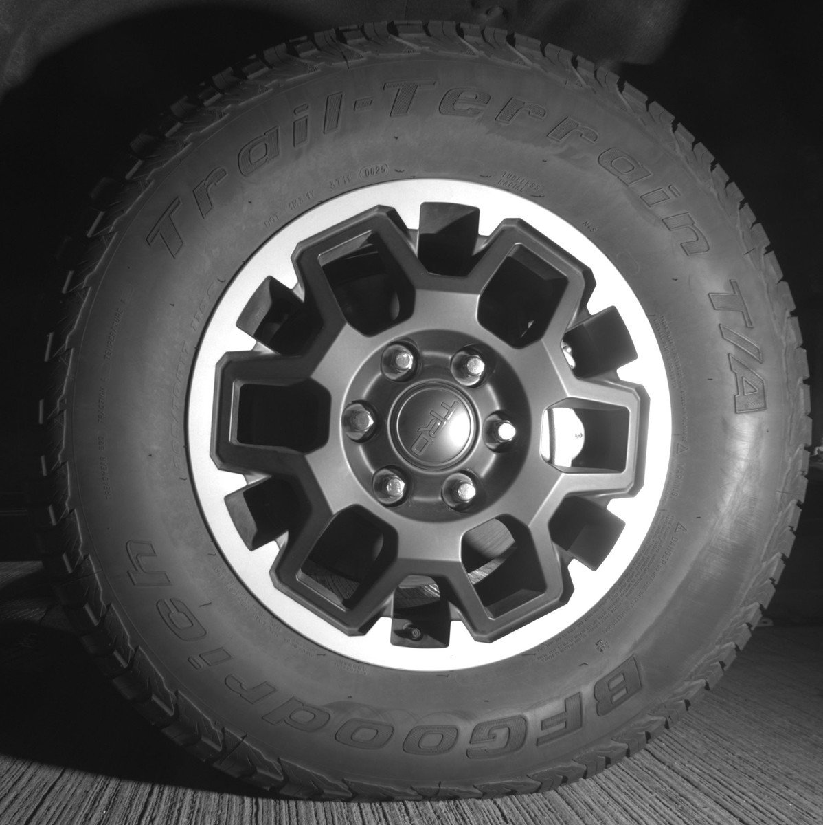 Used 2025 Toyota Tacoma TRD Off-Road AWD/4WD image 12