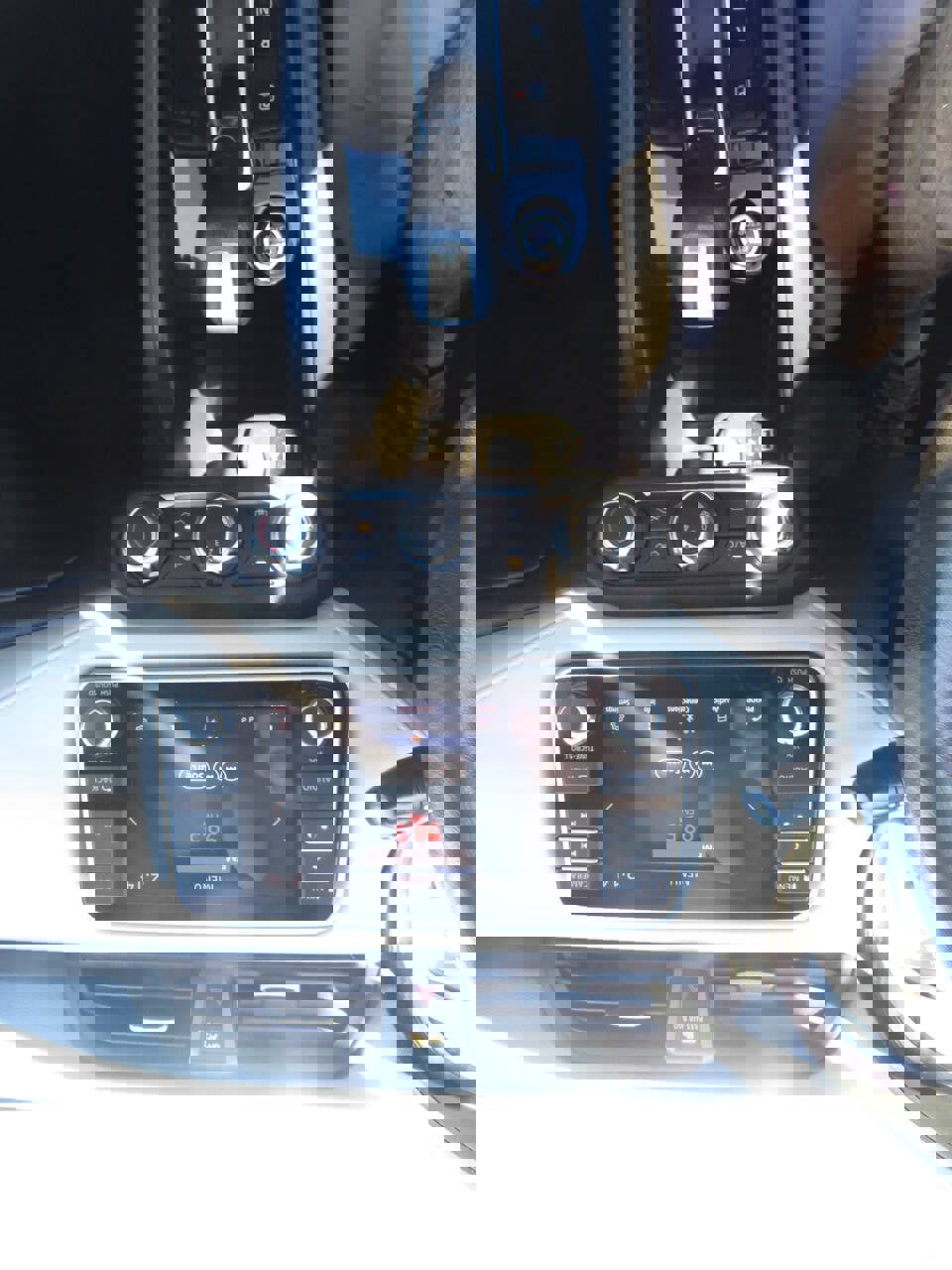 Used 2021 Nissan Versa SV image 49