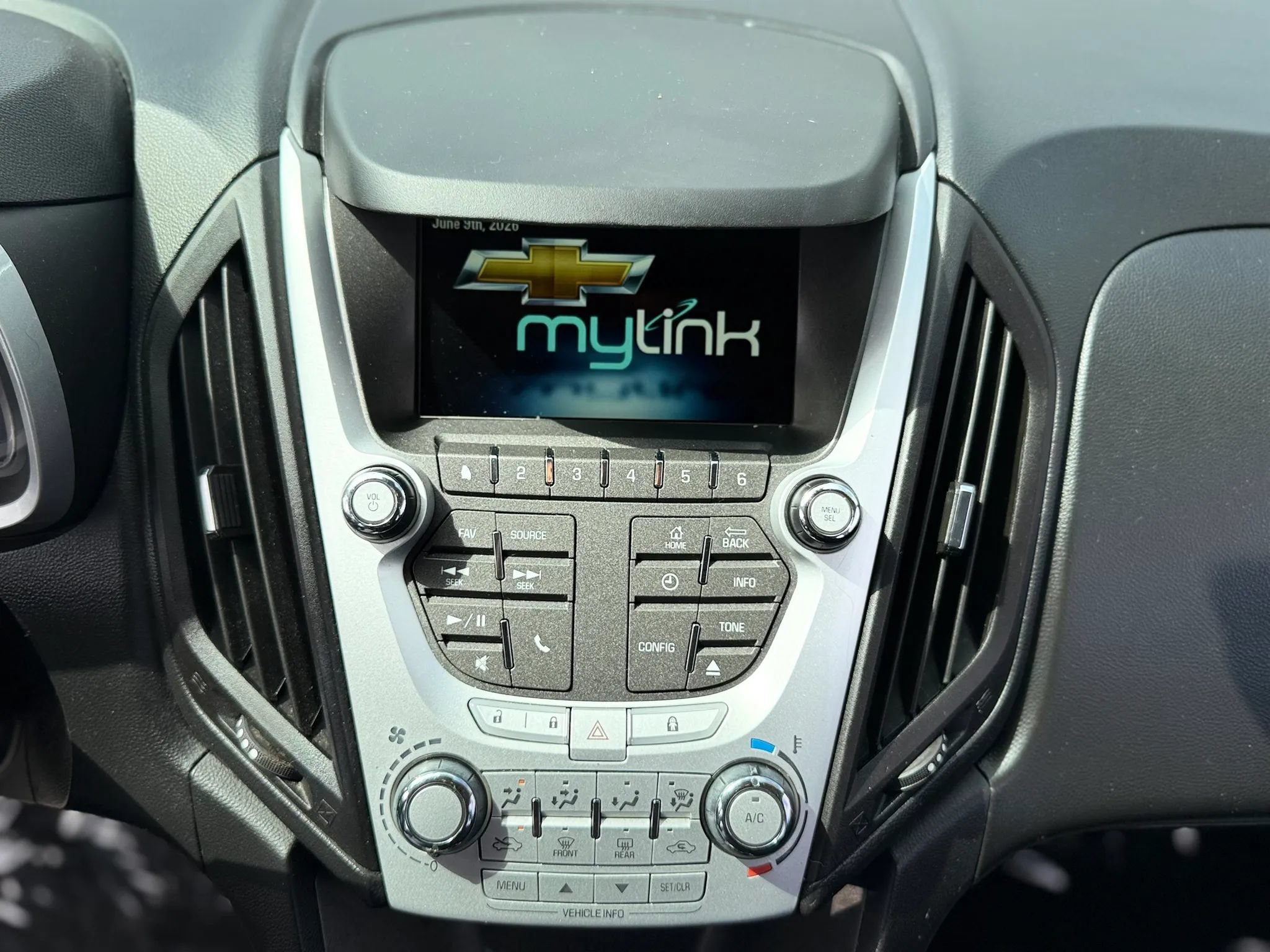 Used 2015 Chevrolet Equinox LT w/ Driver Convenience Package FWD image 18