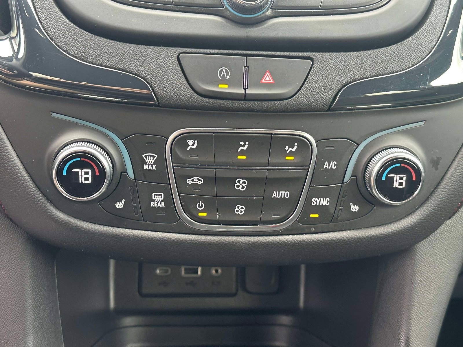 Certified 2024 Chevrolet Equinox RS image 12