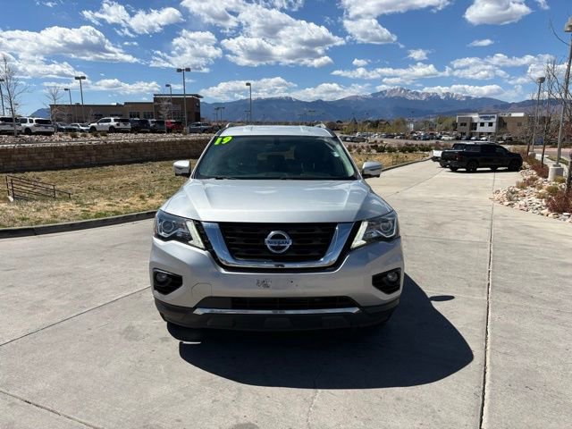 Used 2019 Nissan Pathfinder SL AWD/4WD image 2