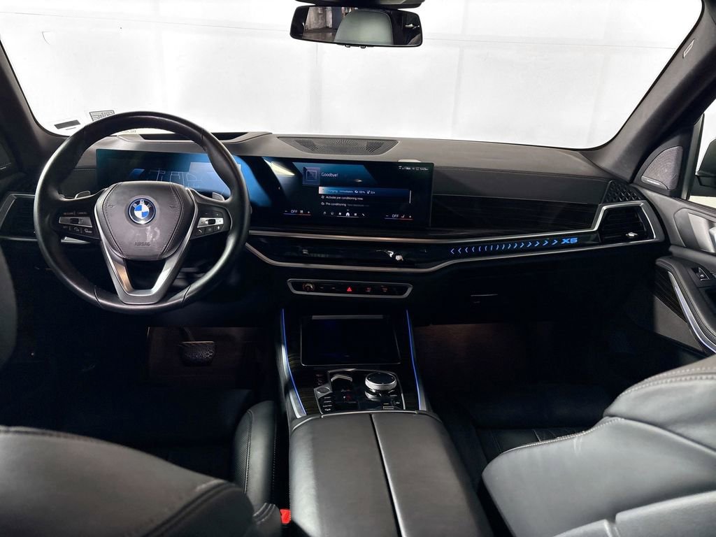 Used 2025 BMW X5 xDrive50e image 12