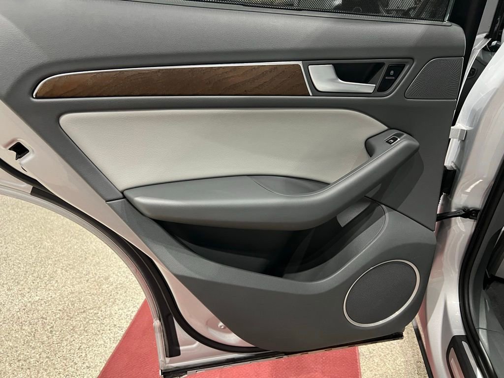 Used 2013 Audi Q5 3.0T Prestige image 25