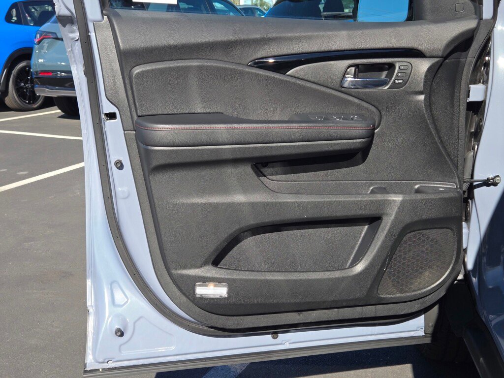 Certified 2023 Honda Ridgeline Black Edition image 14