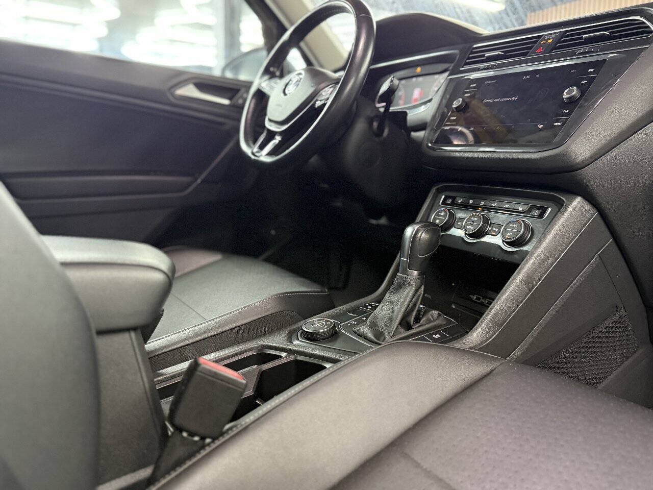 Used 2019 Volkswagen Tiguan SEL w/ 3rd Row Seat Package AWD/4WD image 12