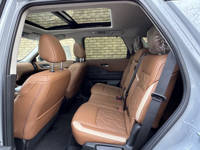 New 2026 Nissan Pathfinder Platinum AWD/4WD image 38