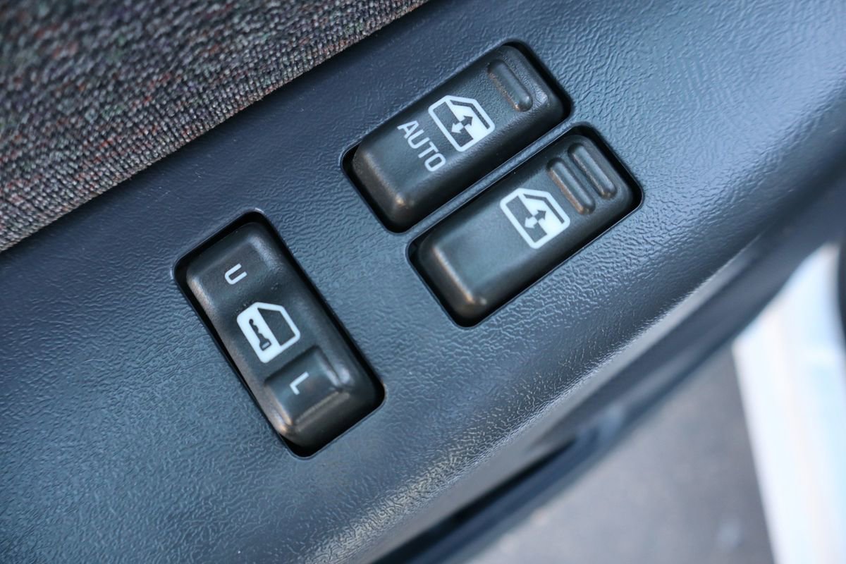 Used 2000 GMC Sierra 2500 SLE image 25