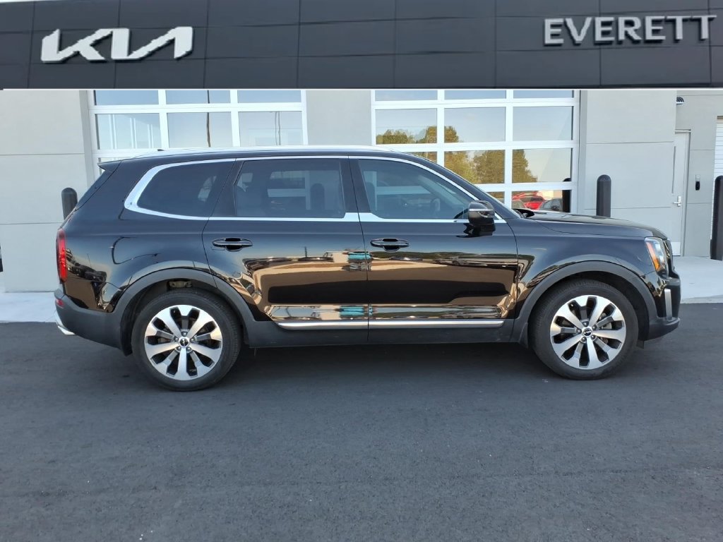 Used 2022 Kia Telluride EX w/ EX Premium Package FWD image 2