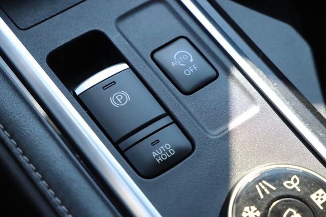 Used 2022 Nissan Pathfinder SV image 28