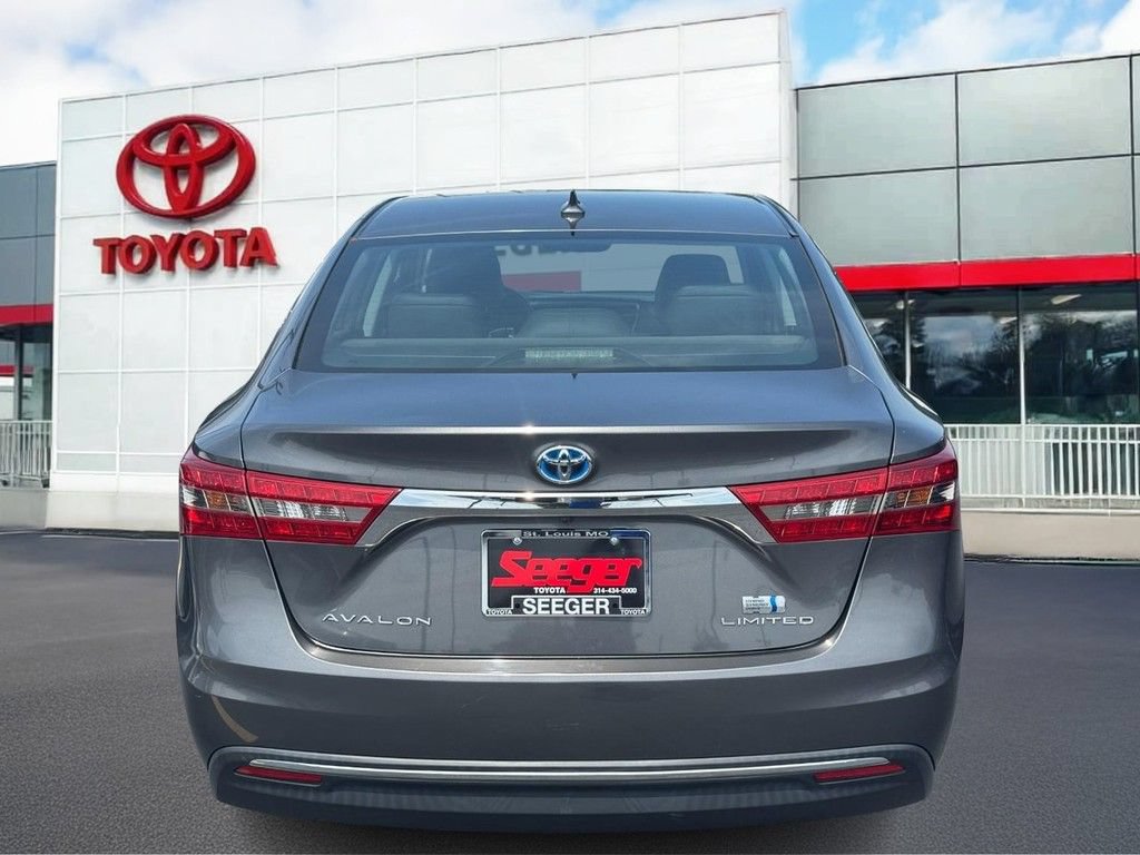 Used 2018 Toyota Avalon Limited FWD image 5