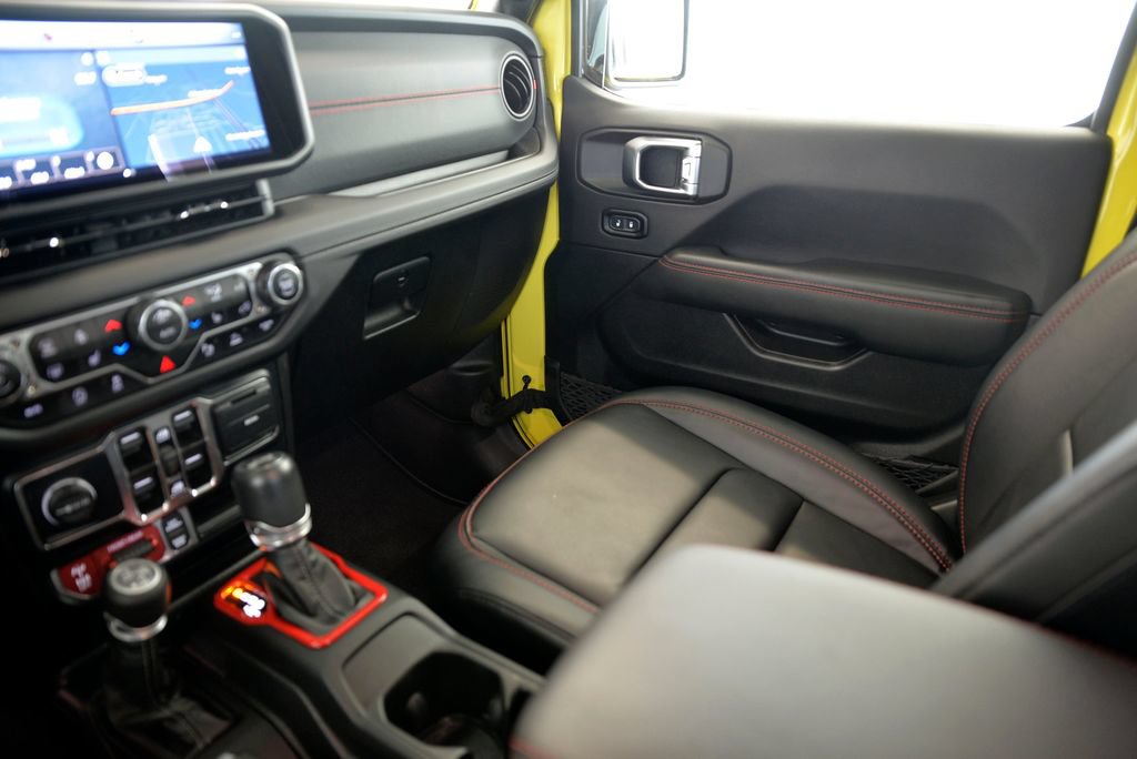 Used 2024 Jeep Wrangler Unlimited Rubicon AWD/4WD image 27
