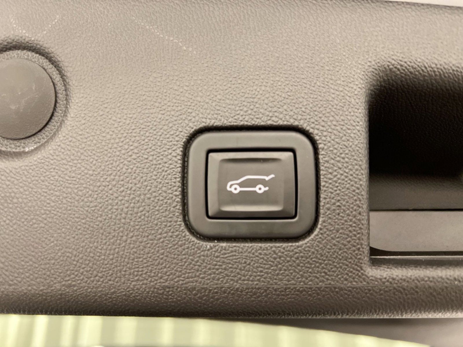 Used 2022 Chevrolet Equinox Premier image 26