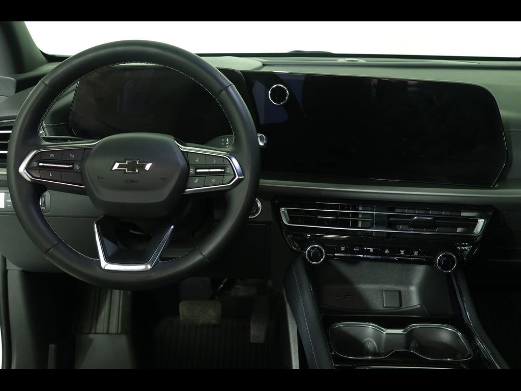 Used 2024 Chevrolet Traverse LS w/ Midnight/Sport Edition FWD image 13
