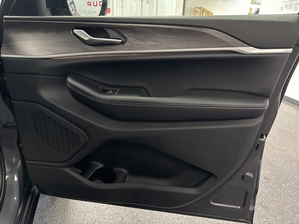 New 2026 Jeep Grand Cherokee Limited AWD/4WD image 27