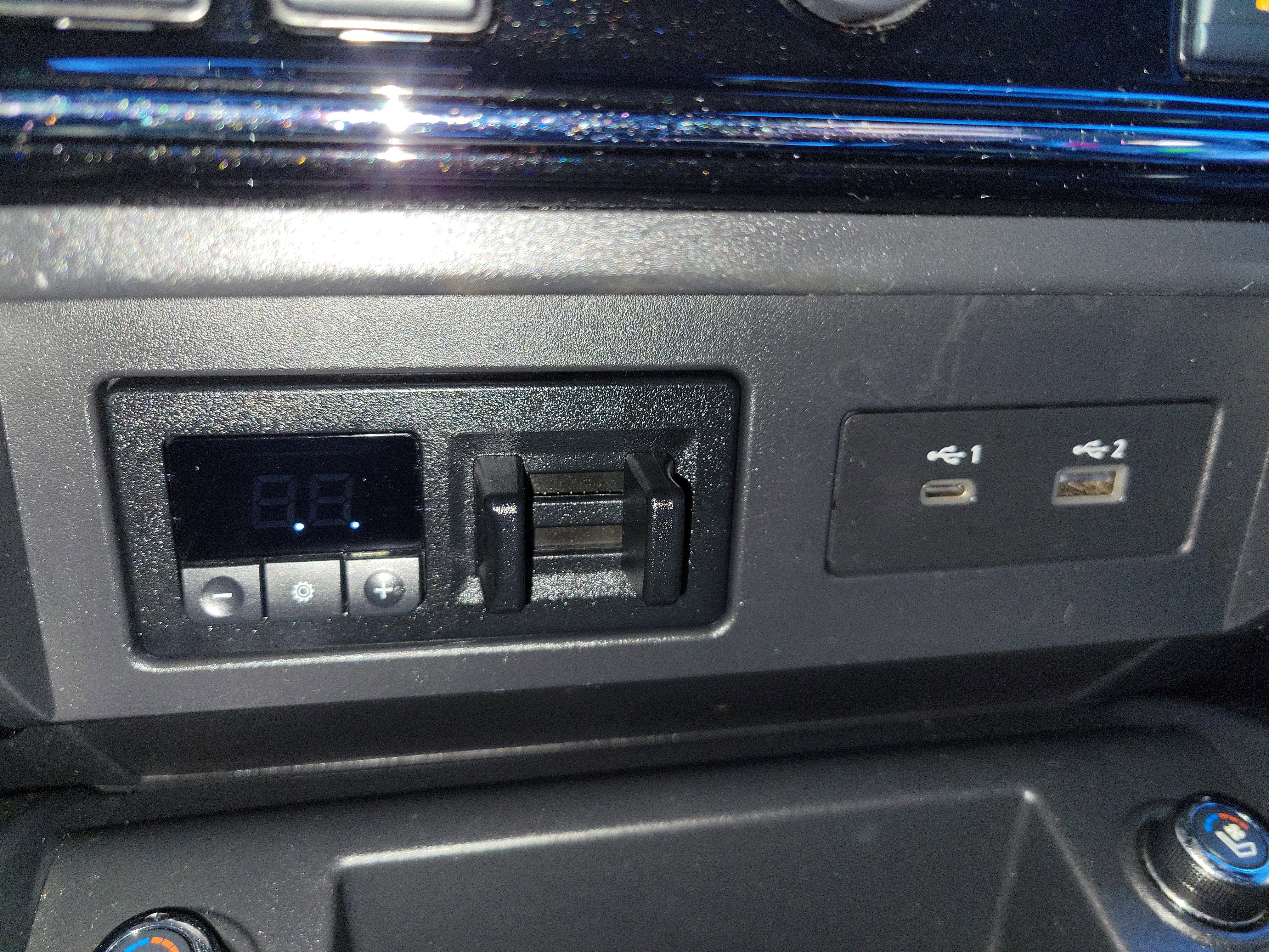 Used 2021 Nissan Titan Platinum Reserve w/ Moonroof Package image 28