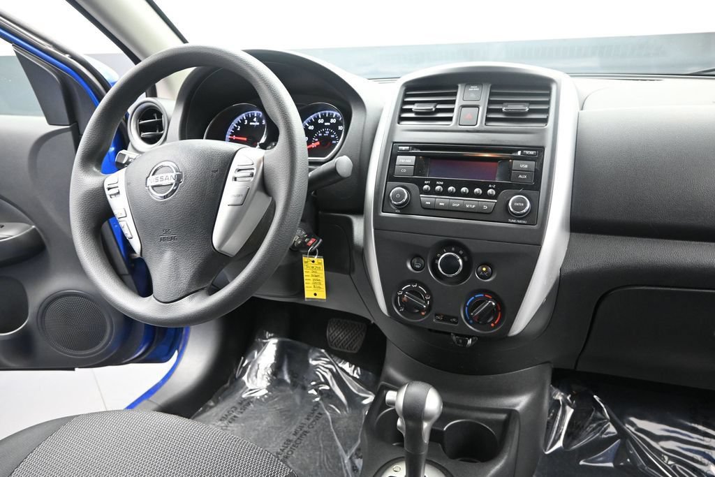 Used 2015 Nissan Versa SV FWD image 26