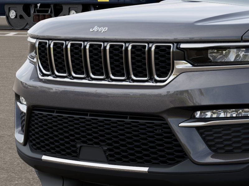 New 2025 Jeep Grand Cherokee Limited image 11