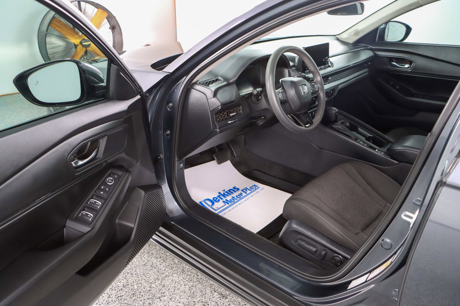 Used 2023 Honda Accord EX image 3