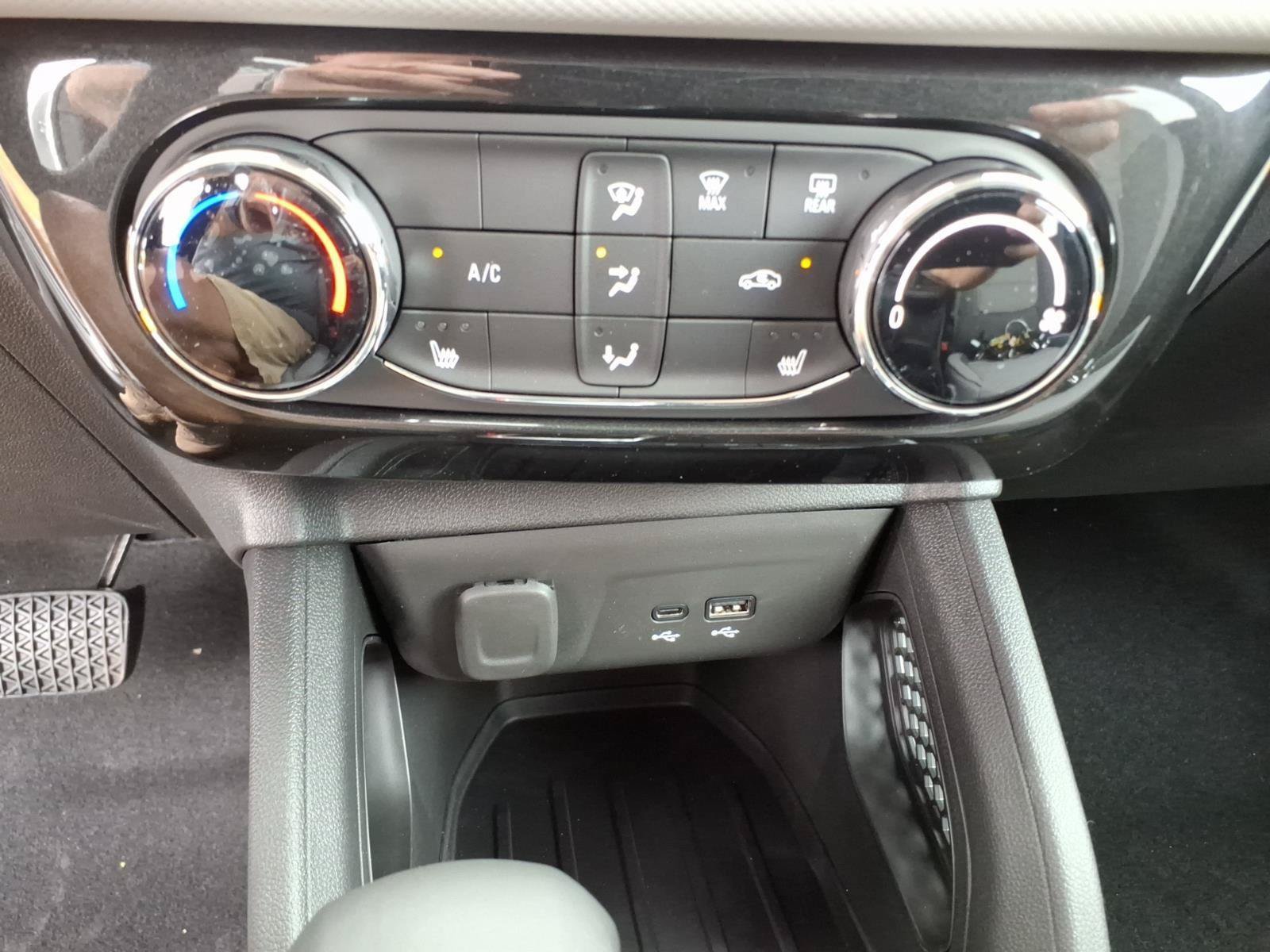 New 2026 Chevrolet TrailBlazer LT w/ LT Cold Weather Package FWD image 22