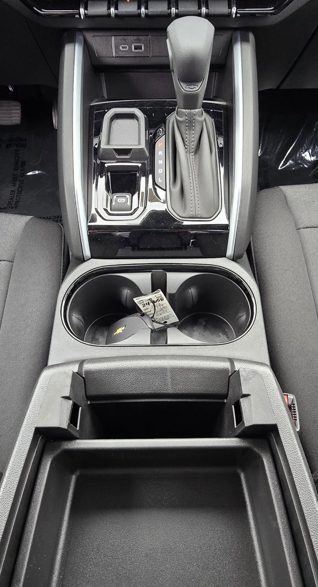 Used 2024 Chevrolet Colorado W/T w/ Technology Package image 29