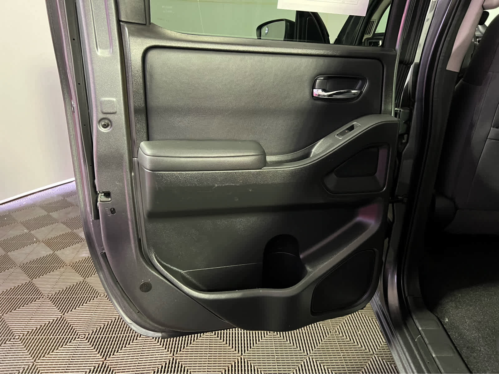 Certified 2022 Nissan Frontier SV image 23