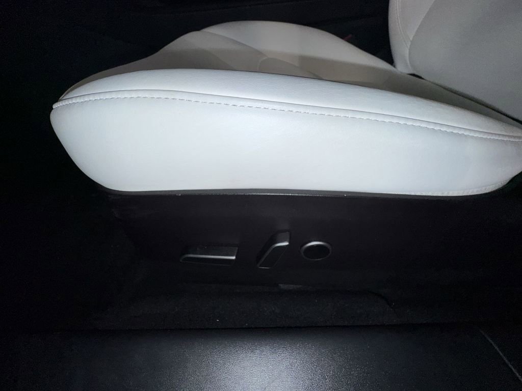 Used 2022 Tesla Model 3 Long Range image 17