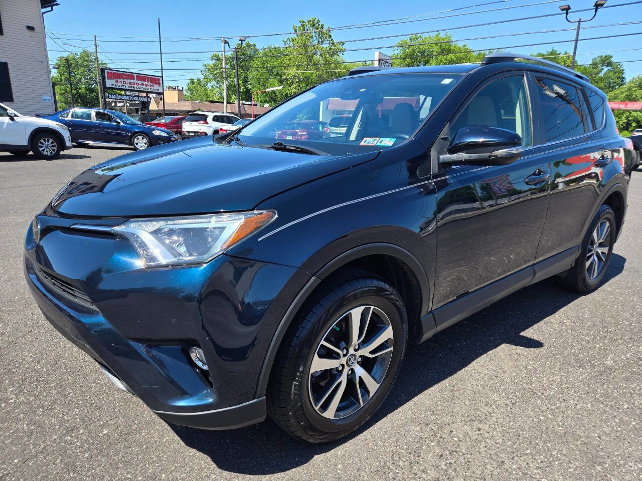 Used 2017 Toyota RAV4 XLE AWD/4WD image 10