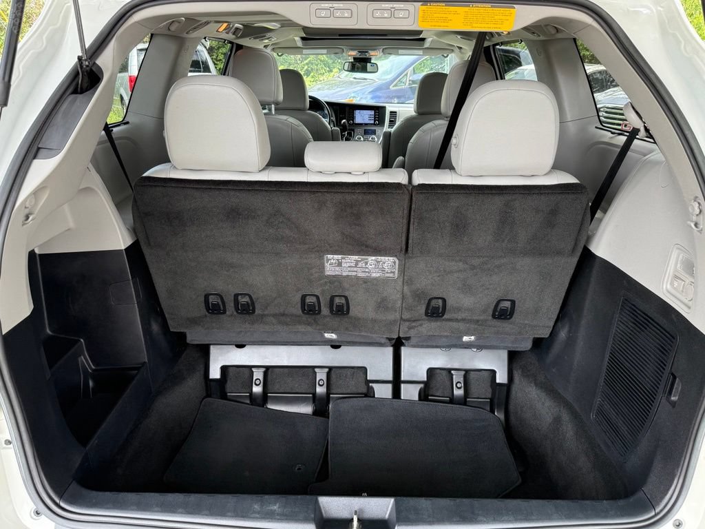Used 2018 Toyota Sienna Limited Premium FWD image 21