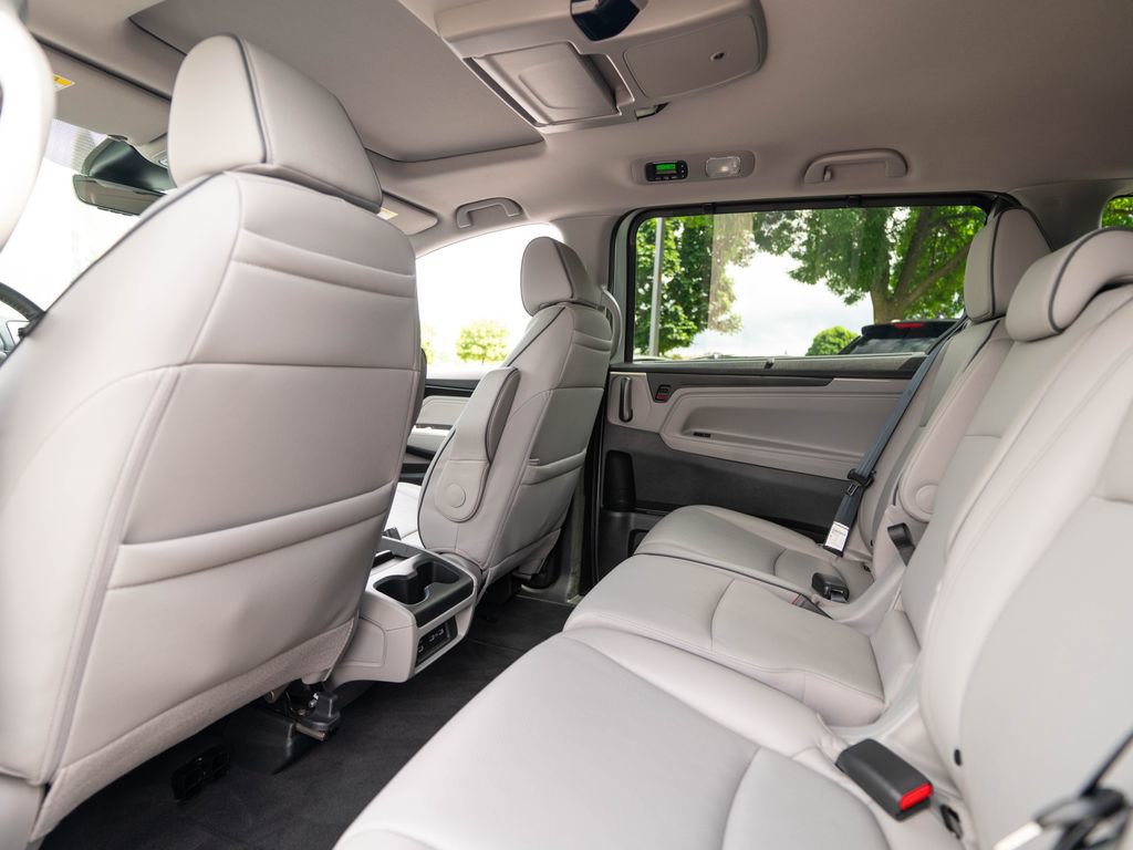 Used 2024 Honda Odyssey Elite image 18