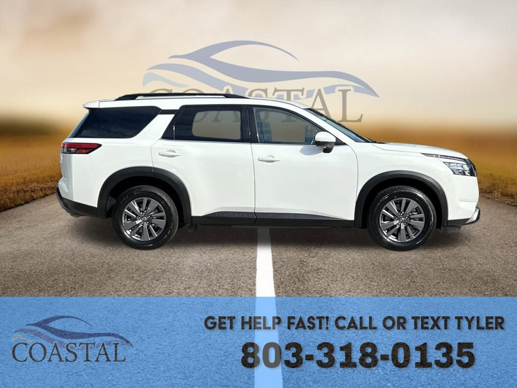 Used 2024 Nissan Pathfinder SV image 4