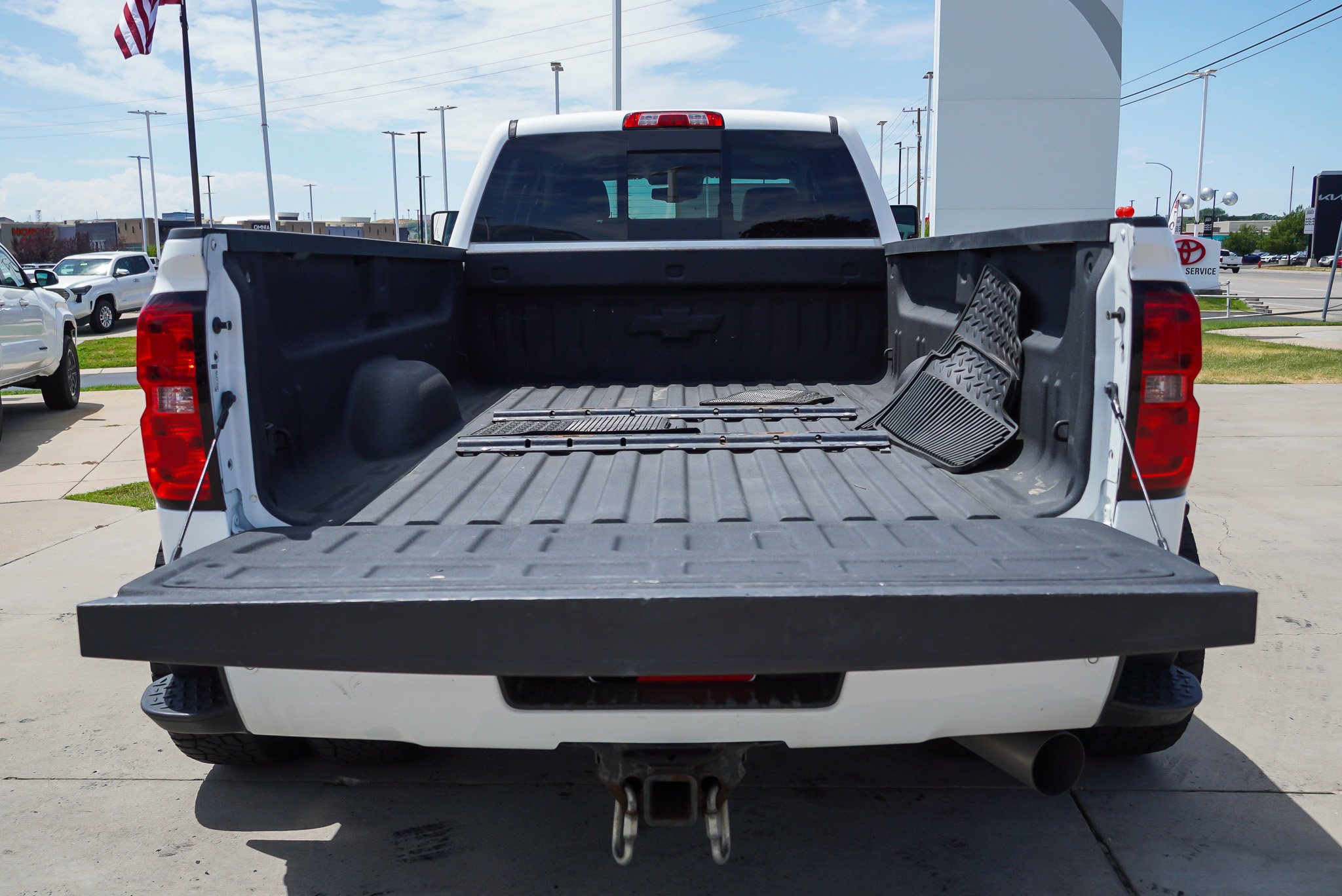 Used 2018 Chevrolet Silverado 3500 LTZ AWD/4WD image 14