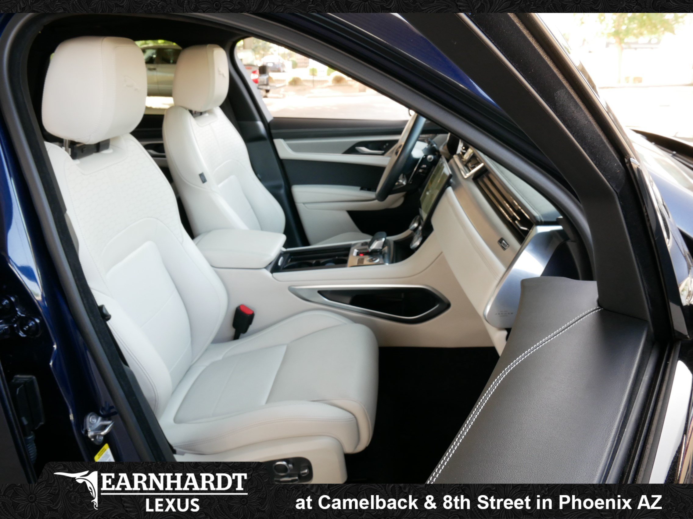 Used 2025 Jaguar F-PACE R-Dynamic S AWD/4WD image 8