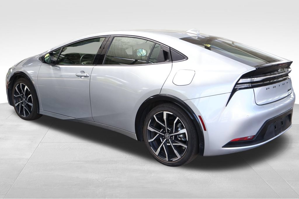 Certified 2024 Toyota Prius Prime FWD image 11