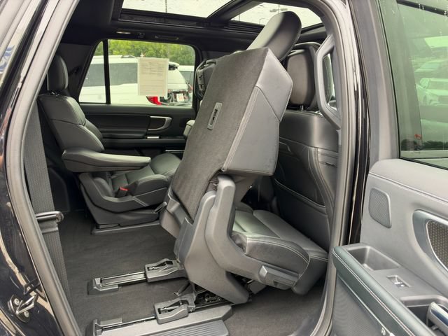 Used 2026 Ford Expedition Max Platinum w/ Stealth Performance Package AWD/4WD image 13