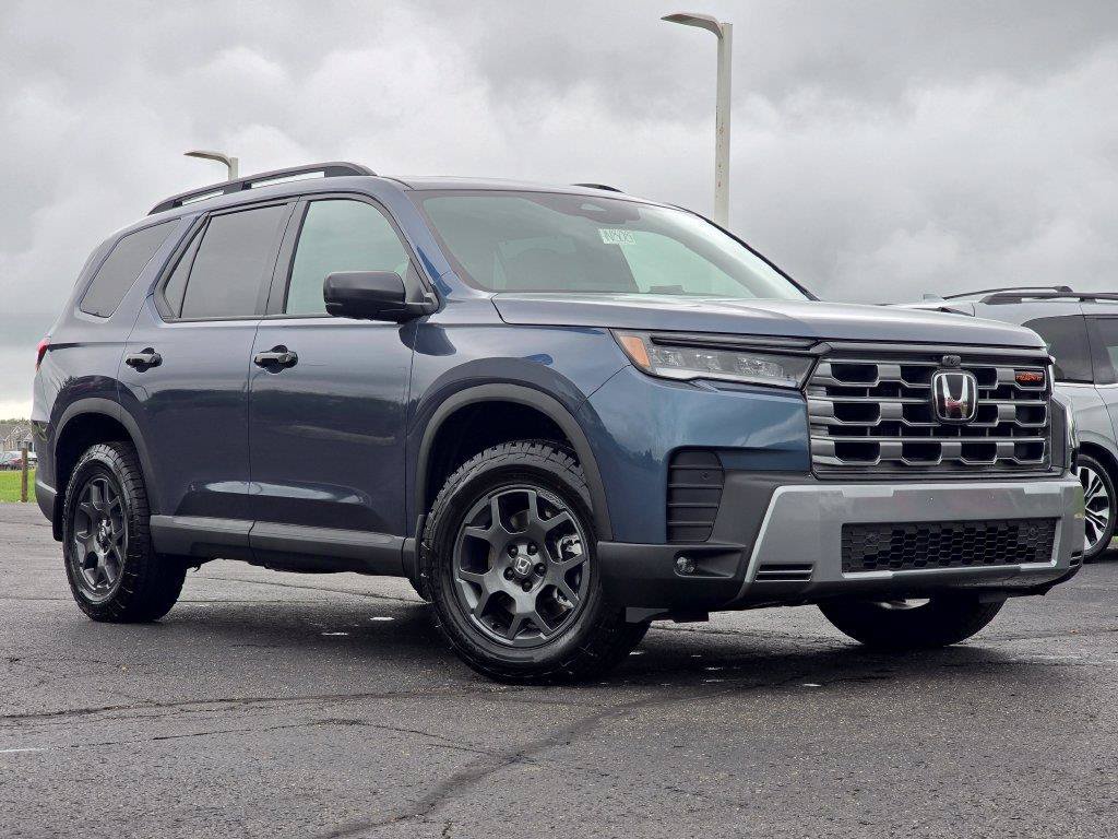New 2026 Honda Pilot TrailSport image 2
