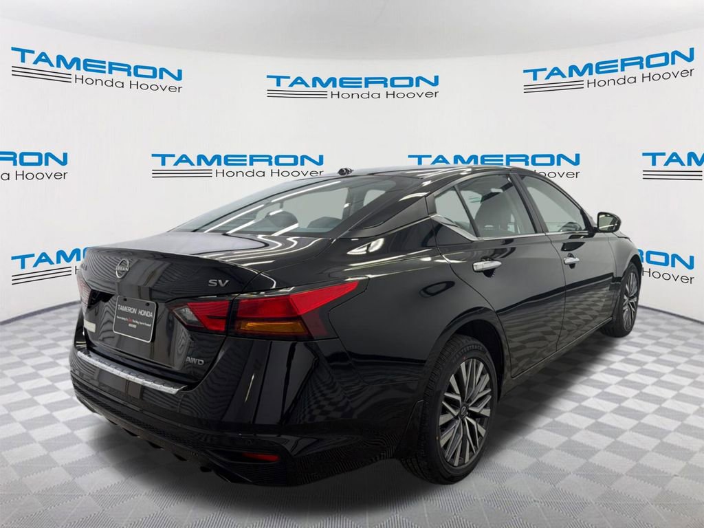Used 2023 Nissan Altima 2.5 SV w/ SV Premium Package image 5