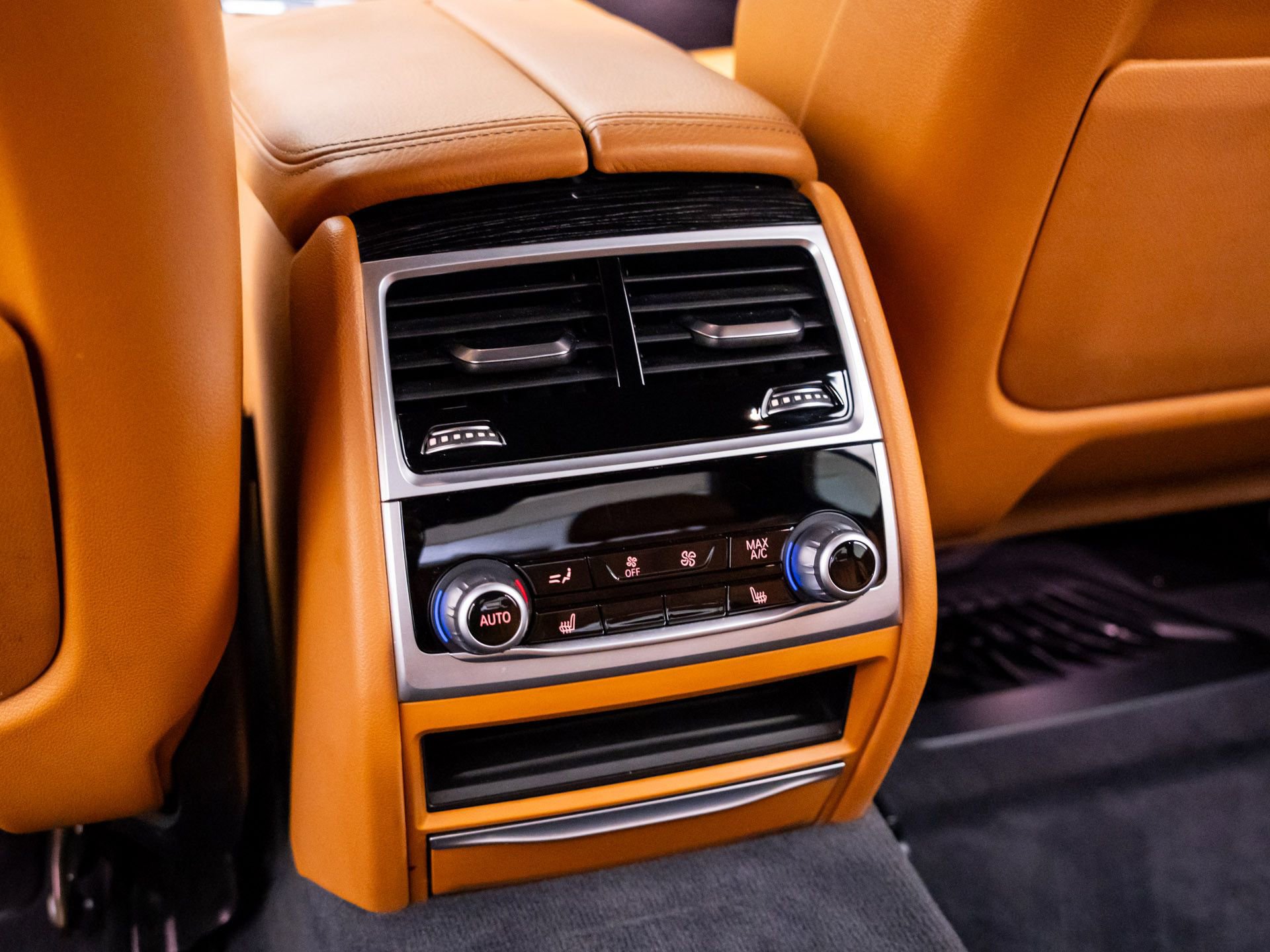 Used 2022 BMW 740i xDrive w/ M Sport Package AWD/4WD image 20