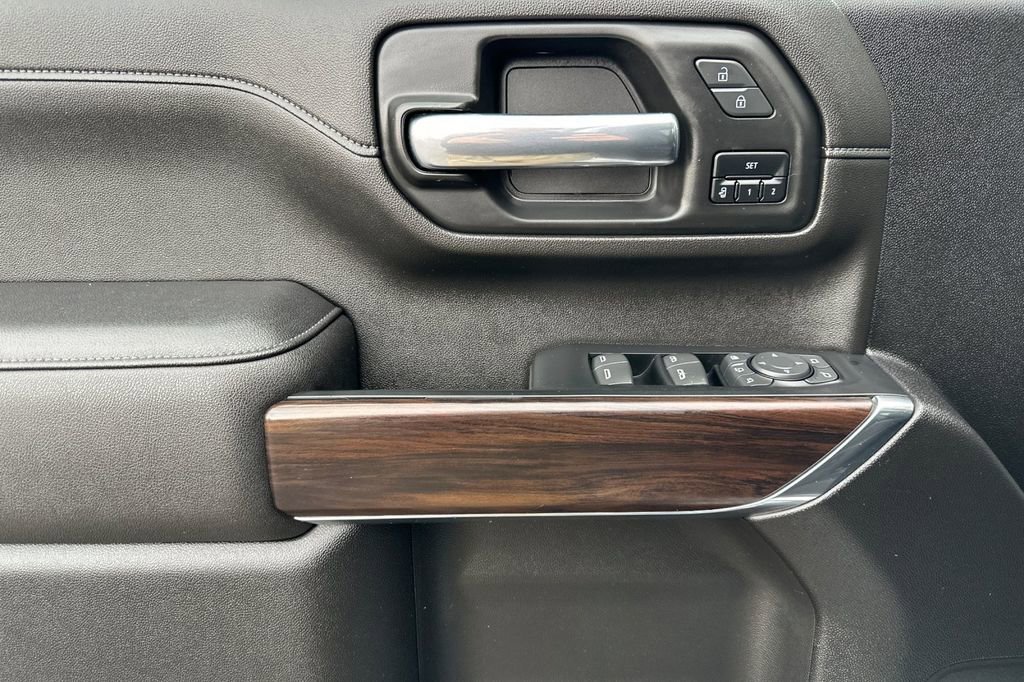 Used 2023 GMC Sierra 2500 SLT w/ SLT Premium Package image 11