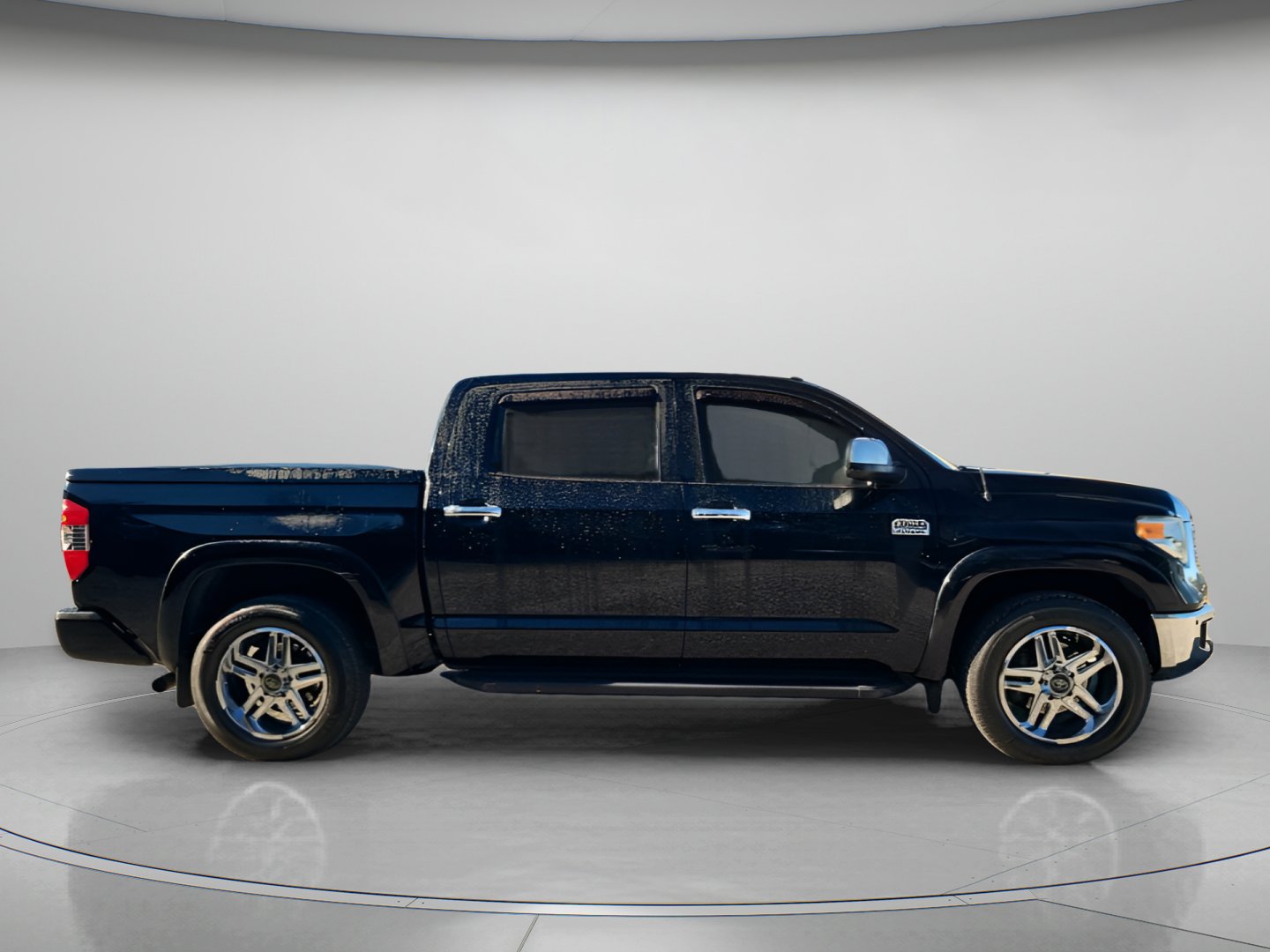 Used 2015 Toyota Tundra 1794 Edition image 4