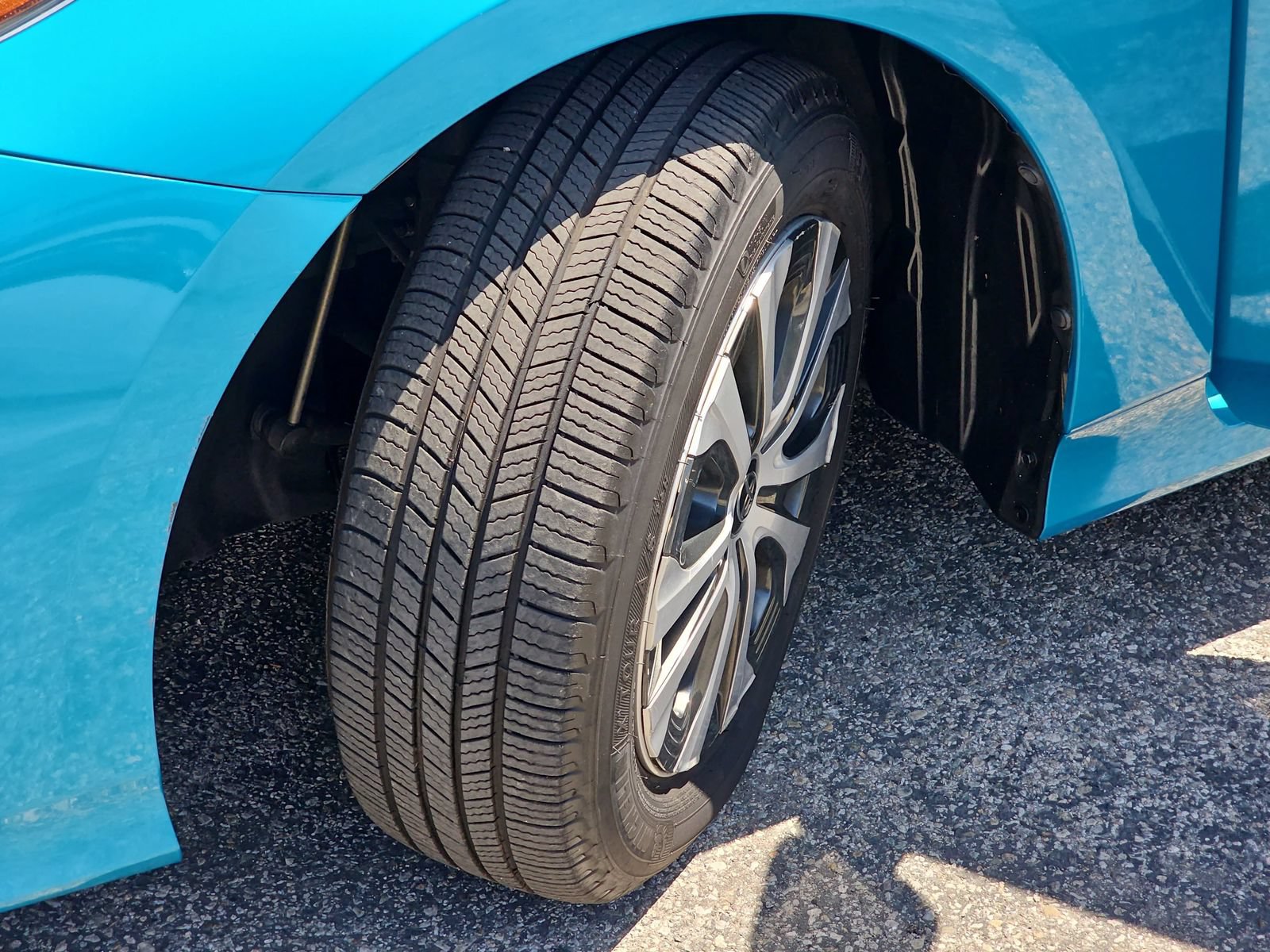 Used 2020 Toyota Prius Prime XLE FWD image 30