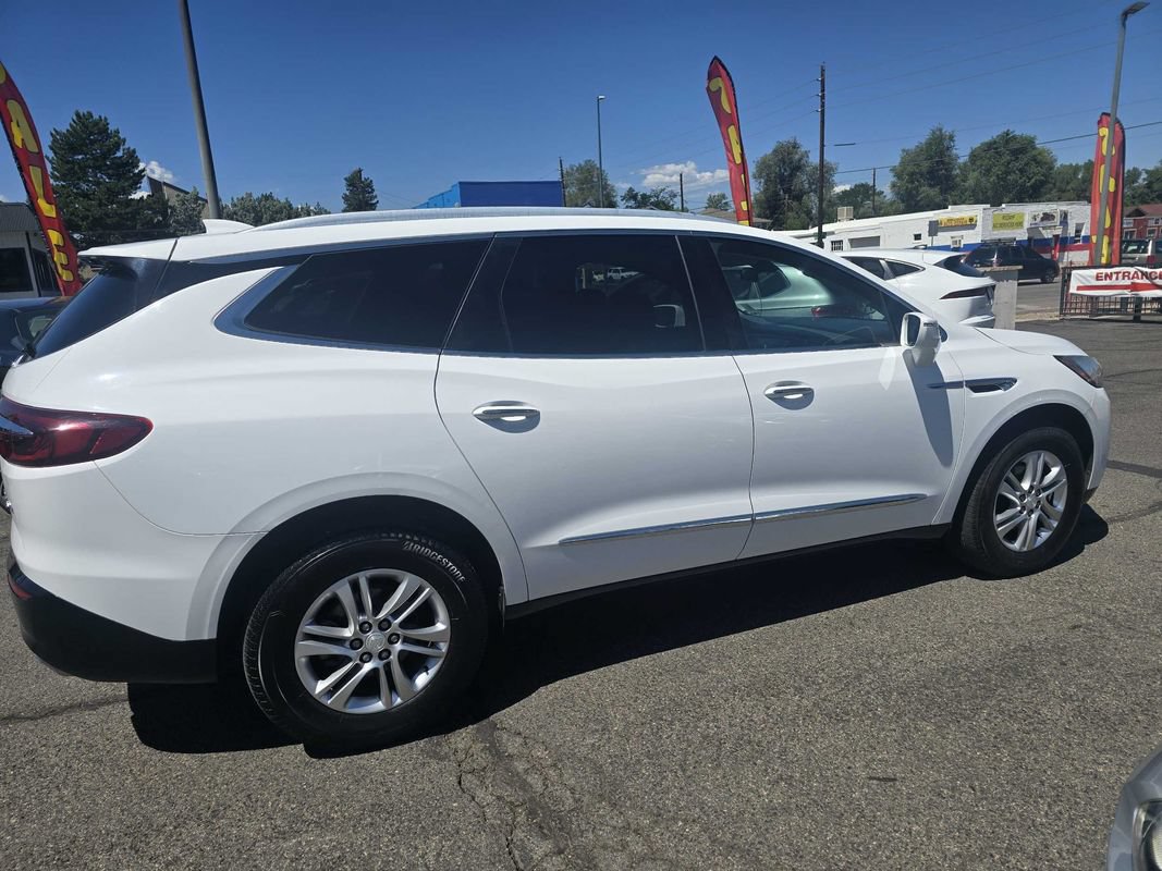 Used 2018 Buick Enclave Essence w/ Trailering Package FWD image 9