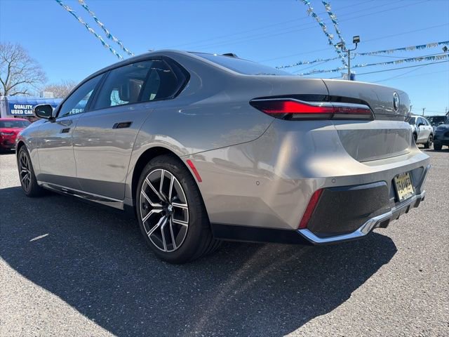 Used 2023 BMW 740i image 6