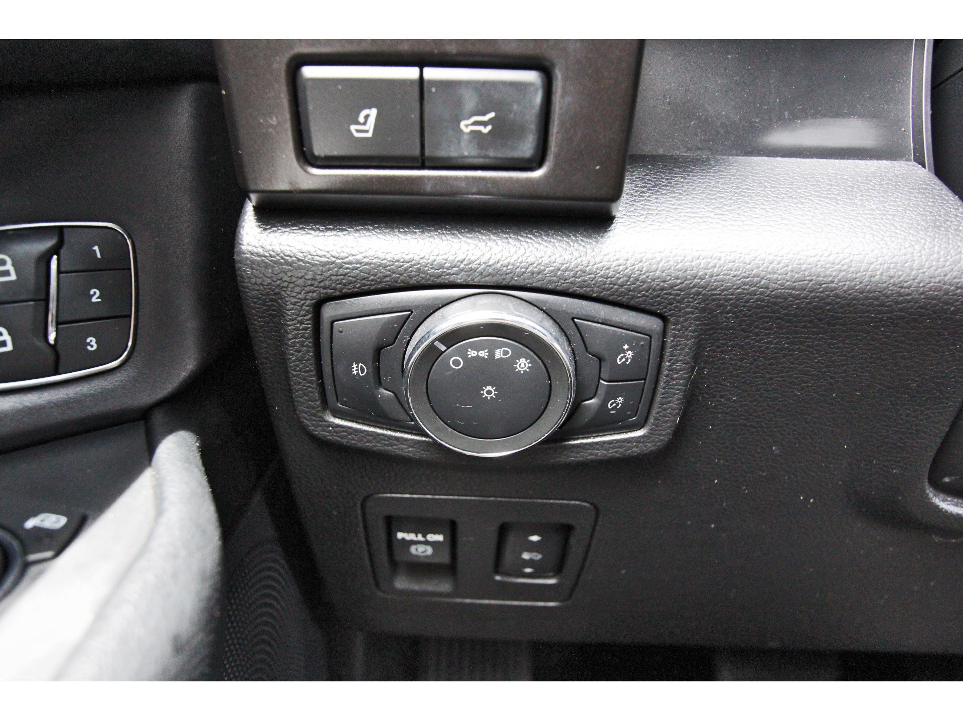 Used 2019 Ford Expedition Limited AWD/4WD image 23